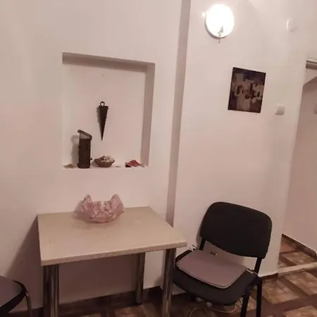 Le Petit Βουκουρέστι